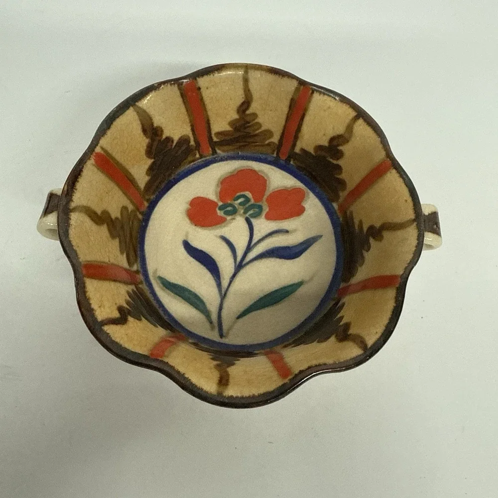 19th-century Jaspe bowl, hand-painted with a floral motif Made In‎ Japan Pottery